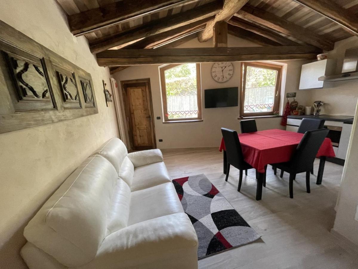 Profumo Di Legno Apartment Aosta Luaran gambar